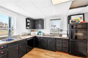 312 S Vine St, Carmichaels-Cumberland, PA 15320 - Photo 5