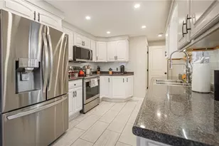 8748 Prescott Dr, Pittsburgh, PA 15237 - Photo 9