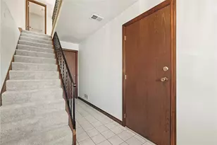 38 Hiland Vly Ct, Ross Twp, PA 15229 - Photo 5