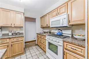 547 Lucia Dr, Wilkins Township, PA 15221 - Photo 13