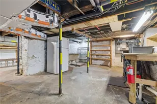 701 Bank St, Bridgeville, PA 15017 - Photo 35