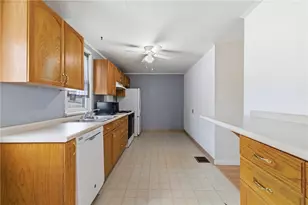 6709 Monroe Ave, West Mifflin, PA 15122 - Photo 11