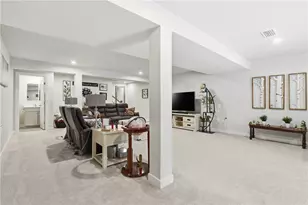 142 Olivia Dr, Center Township, PA 15061 - Photo 29