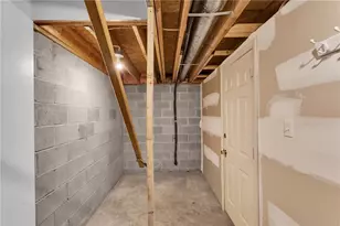 177 Old Village Ln, Bethel Park, PA 15102 - Photo 31