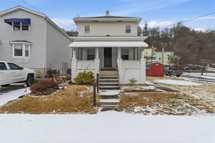 702 McKinley Ave, Vandergrift, PA 15629 - Photo 1