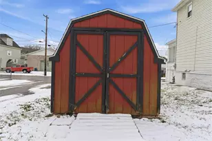 702 McKinley Ave, Vandergrift, PA 15629 - Photo 37