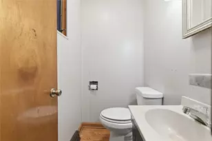 702 McKinley Ave, Vandergrift, PA 15629 - Photo 21