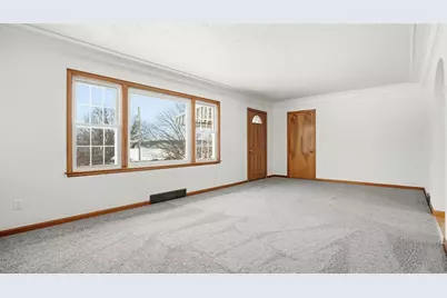 270 Kentucky Drive, Lower Burrell, PA 15068 - Photo 5