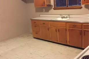 110 N 4th St, Youngwood, PA 15697 - Photo 5