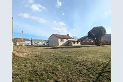 34 Main St, Clarksville, PA 15322 - Photo 15