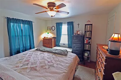 437 Cedar St, Jeannette, PA 15644 - Photo 9