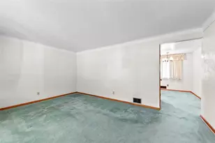 206 S Thompson Ln, Hempfield Township, PA 15642 - Photo 9