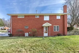 206 S Thompson Ln, Hempfield Township, PA 15642 - Photo 5