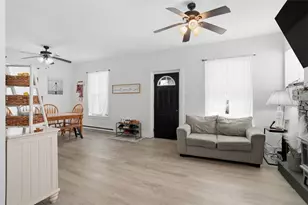 624 Line Ave, Ellwood City, PA 16117 - Photo 7