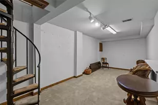 1548 Pineview Dr, Pittsburgh, PA 15241 - Photo 5