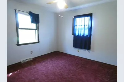 574 S Erie Street, East Lackawannock Township, PA 16137 - Photo 7