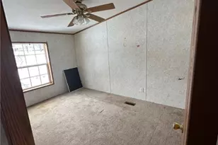 143 W Beechwood Rd, Bessemer, PA 16112 - Photo 9