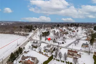 202 Holyoke Rd, Center Township, PA 16001 - Photo 5