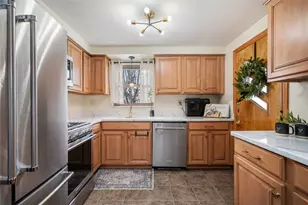 1902 Worcester, Scott Township, PA 15243 - Photo 11