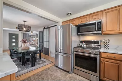 1902 Worcester, Scott Township, PA 15243 - Photo 9