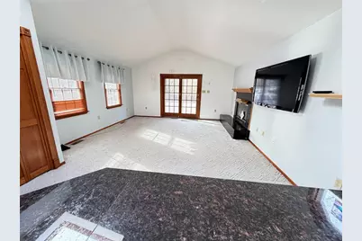 6078 Great Dane Dr, Bethel Park, PA 15102 - Photo 9