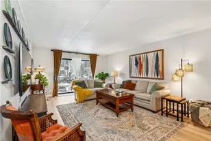 1332 Forest Green Dr, Moon/Crescent Twp, PA 15108 - Photo 5