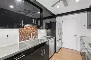 154 N Bellefield Ave, Pittsburgh, PA 15213 - Photo 15