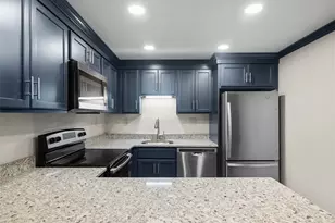 1500 Cochran Rd, Scott Township, PA 15243 - Photo 11