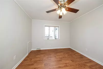 6356 Crestview Dr, South Park, PA 15129 - Photo 9