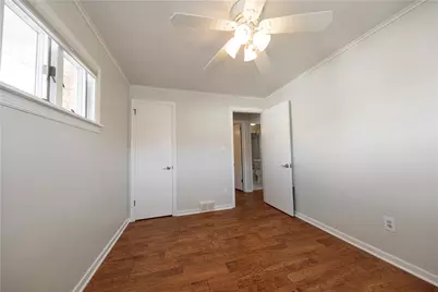 6356 Crestview Dr, South Park, PA 15129 - Photo 11