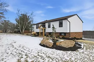 86 Washington Ave, Mt Pleasant Twp, PA 15340 - Photo 3