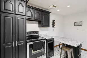 300 Sherrie Dr, Pittsburgh, PA 15239 - Photo 15