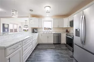 569 Sunview Cir, Derry Township, PA 15650 - Photo 9