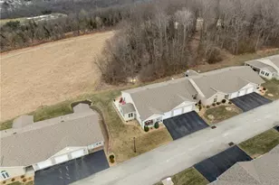569 Sunview Cir, Derry Township, PA 15650 - Photo 27