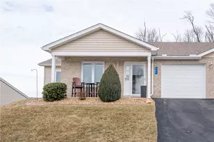 569 Sunview Cir, Derry Township, PA 15650 - Photo 1