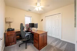 569 Sunview Cir, Derry Township, PA 15650 - Photo 11