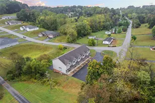 303 Wineberry Ridge Ct, Sewickley Township, PA 15642 - Photo 7