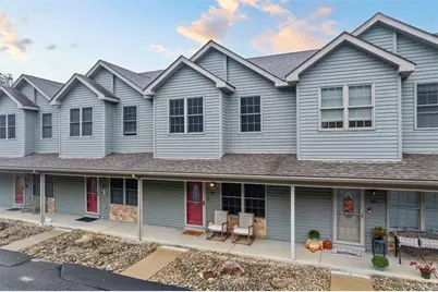 303 Wineberry Ridge Ct, Sewickley Township, PA 15642 - Photo 3