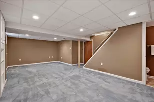 105 Woodridge Dr, Scott Township, PA 15106 - Photo 19