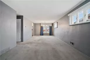 105 Woodridge Dr, Scott Township, PA 15106 - Photo 11