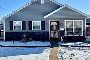 102 Violet Dr, Lower Burrell, PA 15068 - Photo 1