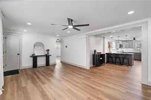 293 Hillcrest Cir, Robinson Twp, PA 15237 - Photo 7