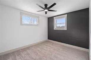 293 Hillcrest Cir, Robinson Twp, PA 15237 - Photo 17