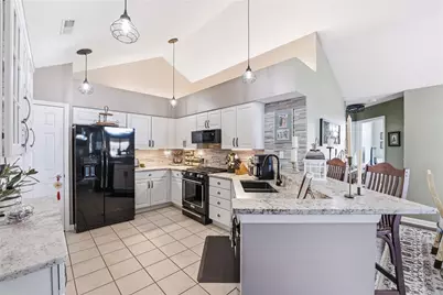 1717 Heather Heights Drive, Moon/Crescent Twp, PA 15046 - Photo 3