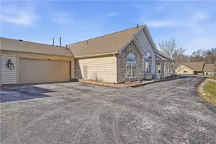 1717 Heather Heights Dr, Moon/Crescent Twp, PA 15046 - Photo 29