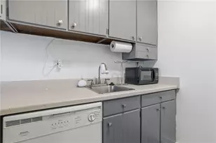 112 Washington Pl, Downtown Pgh, PA 15219 - Photo 13