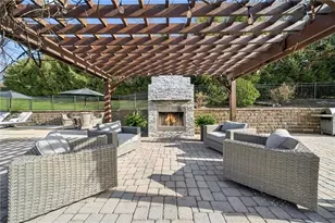 137 Eastwood Ct, White Township, PA 15701 - Photo 3