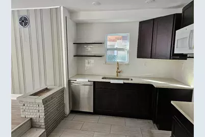 2072 Boggs Ave, Pittsburgh, PA 15221 - Photo 13