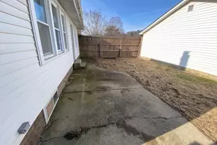 712 Todd Ave, Ellwood City, PA 16117 - Photo 21