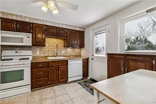 326 Noel Dr, Monroeville, PA 15146 - Photo 5